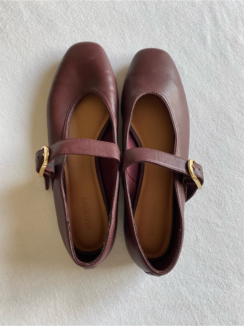 Old Navy Mary Jane Ballet Flats Clove Red Burgundy NWOT Fall Work Casual 7.5